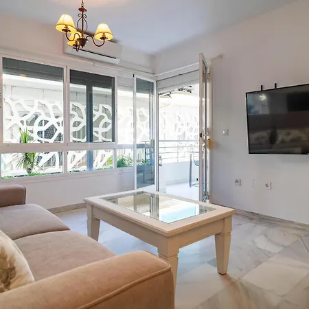 Διαμέρισμα Beautiful Apartment In Fuengirola With Wifi *